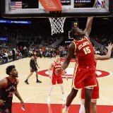 Clint Capela (15) précieux aussi en défense. KEYSTONE/AP/Miguel Martinez